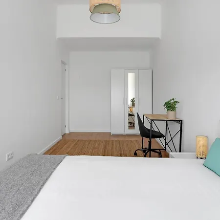 Sunny 2 Bedroom Apartment In Almada - Balconies With River View Exterior photo