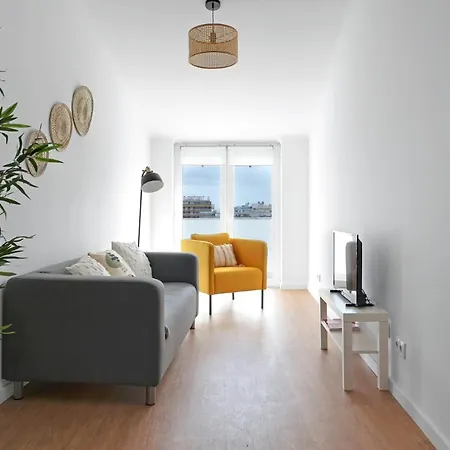 Sunny 2 Bedroom Apartment In Almada - Balconies With River View Exterior photo