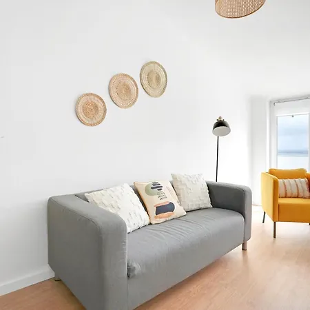 Sunny 2 Bedroom Apartment In Almada - Balconies With River View Exterior photo