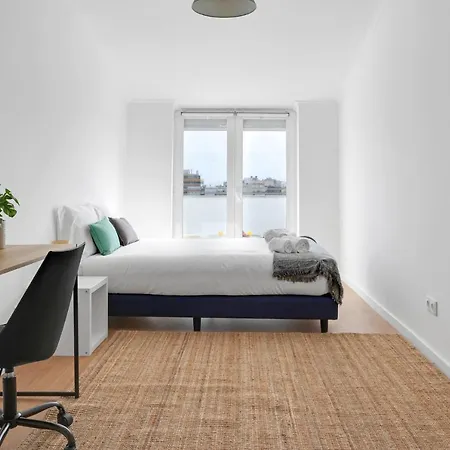 Sunny 2 Bedroom Apartment In Almada - Balconies With River View Exterior photo